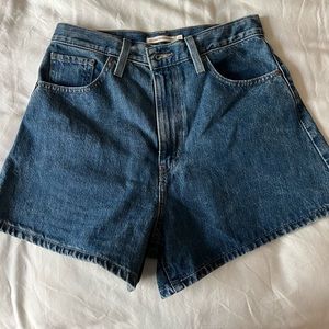 Levi Jean Mom Shorts sz 29